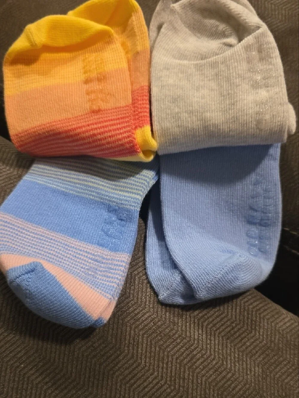 Old Navy Baby Ankle Socks - Red, Yellow, Gray, Blue 4pack